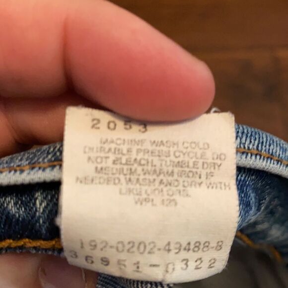 Vintage Levi’s Denim Distressed Man Made Cutoff Raw Hem Shorts - Picture 12 of 13